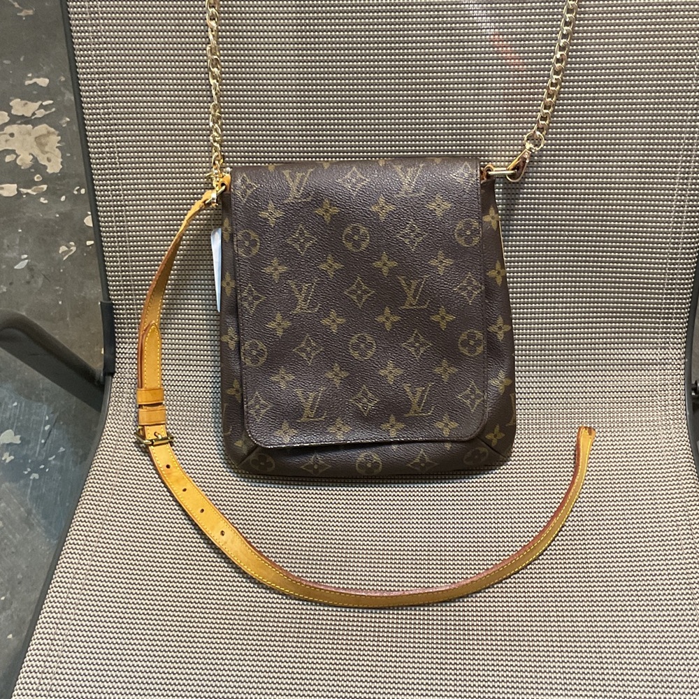 Louis Vuitton Monogram Canvas Crossbody CA0998 - Picture 14 of 16